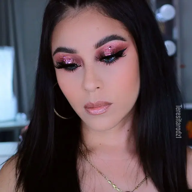 smokey and wing tipped